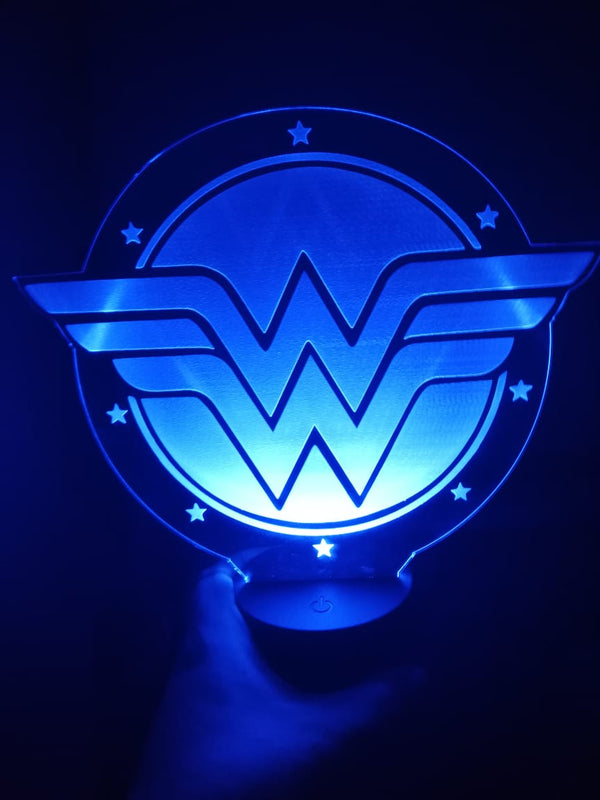 Lámpara personalizada - Escudo Wonderwoman