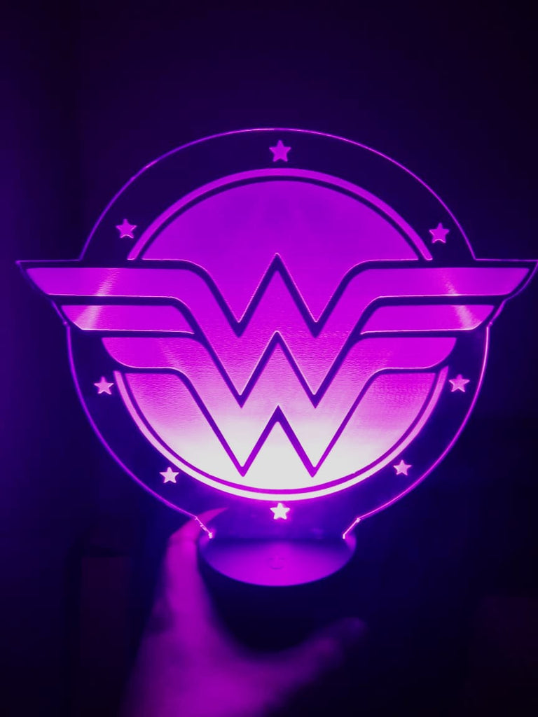 Lámpara personalizada - Escudo de Wonder Woman