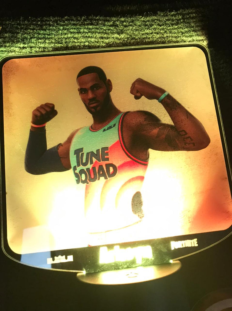 Lámpara personalizada con foto Lebron James Fortnite